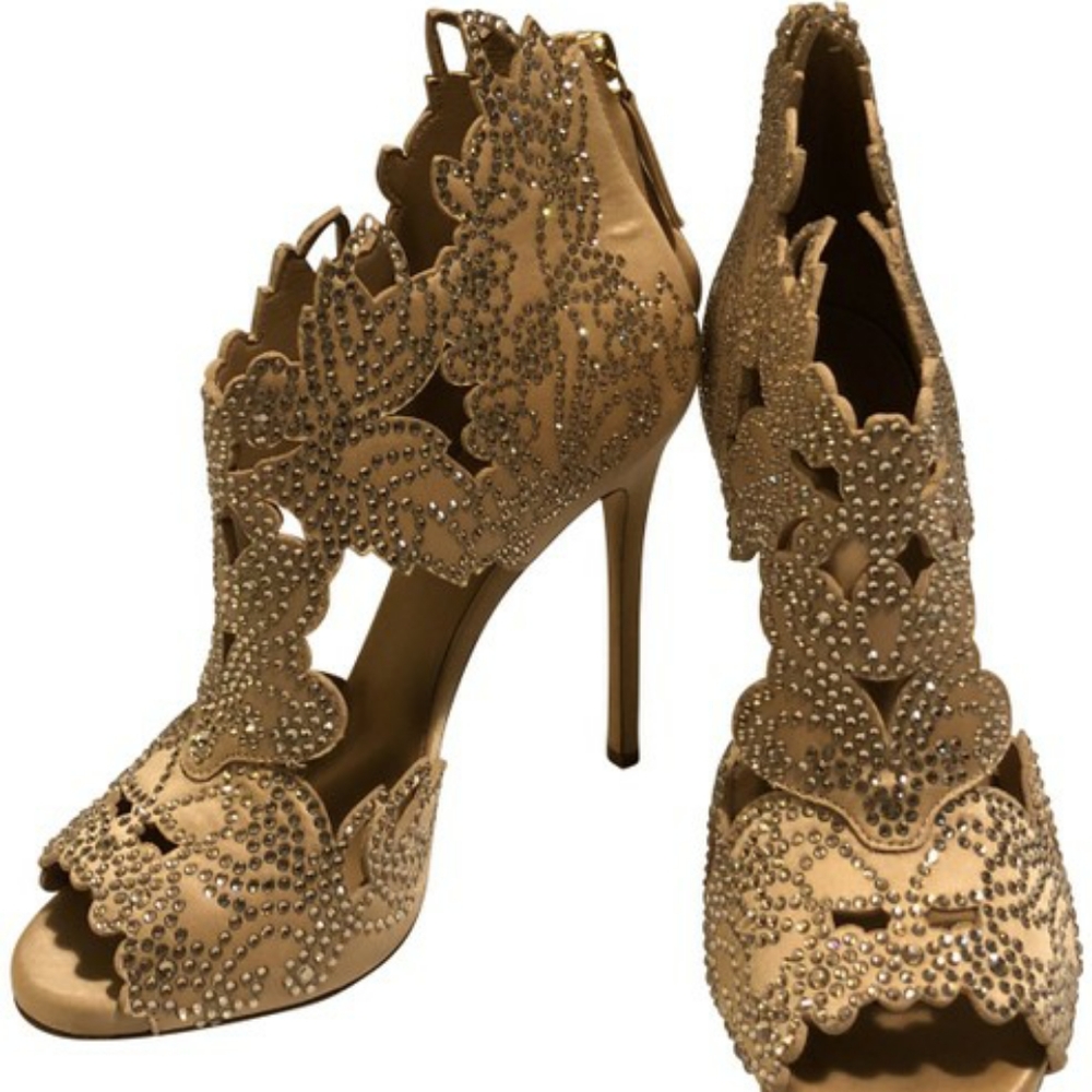 Giuseppe Zanotti Alien for La Perla Nude 39